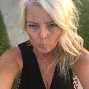 Meet your Posher, Ami